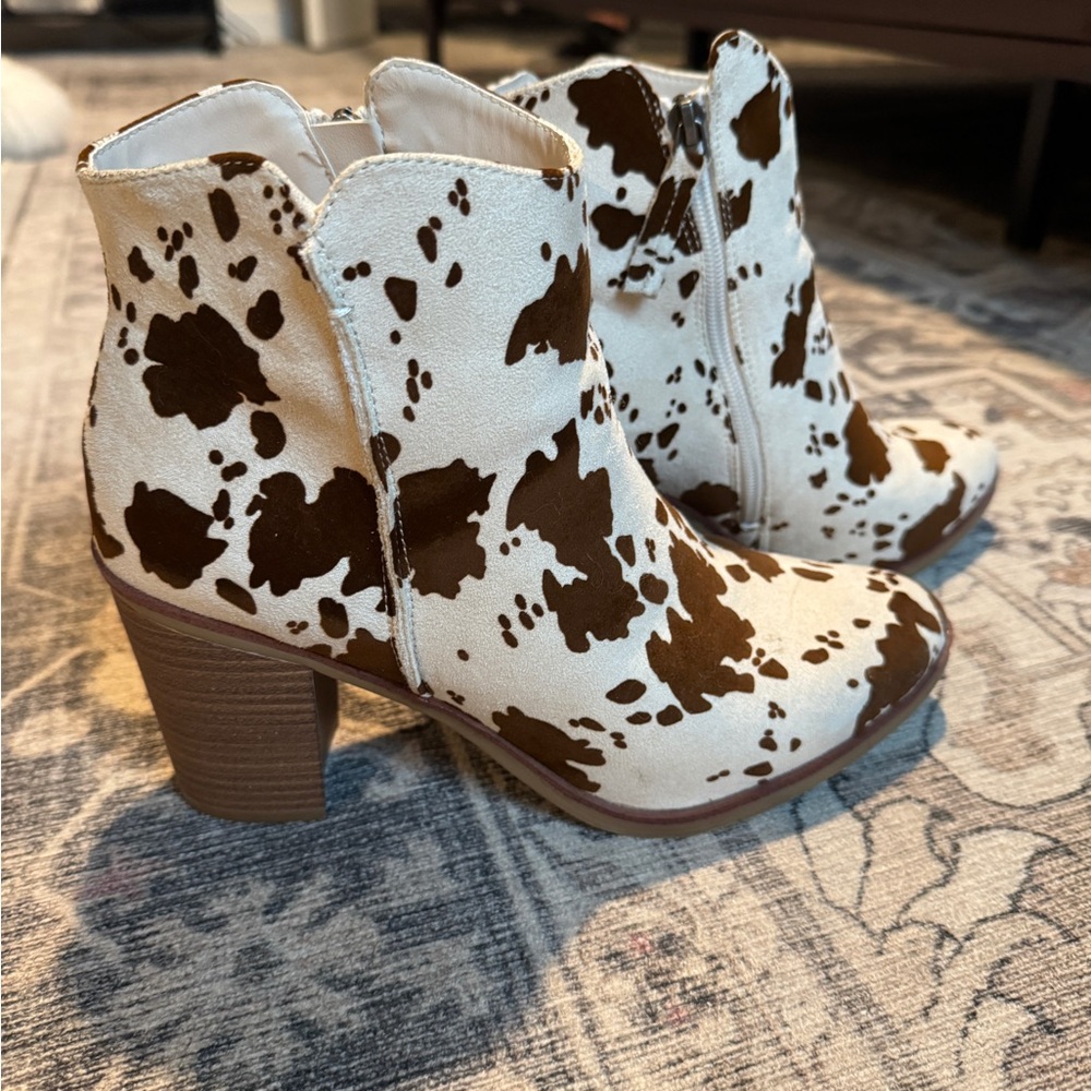 ARULA Brown and White Ankle Booties